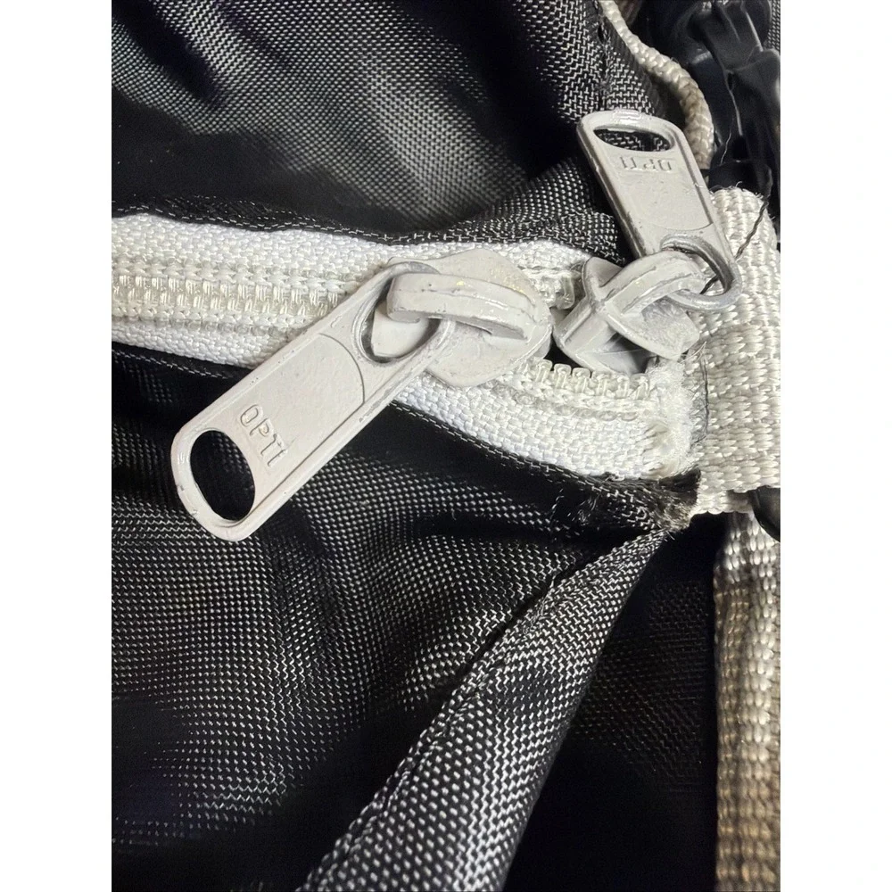 Nike XL Duffle Bag with Adjustable Shoulder Strap Black/grey 28